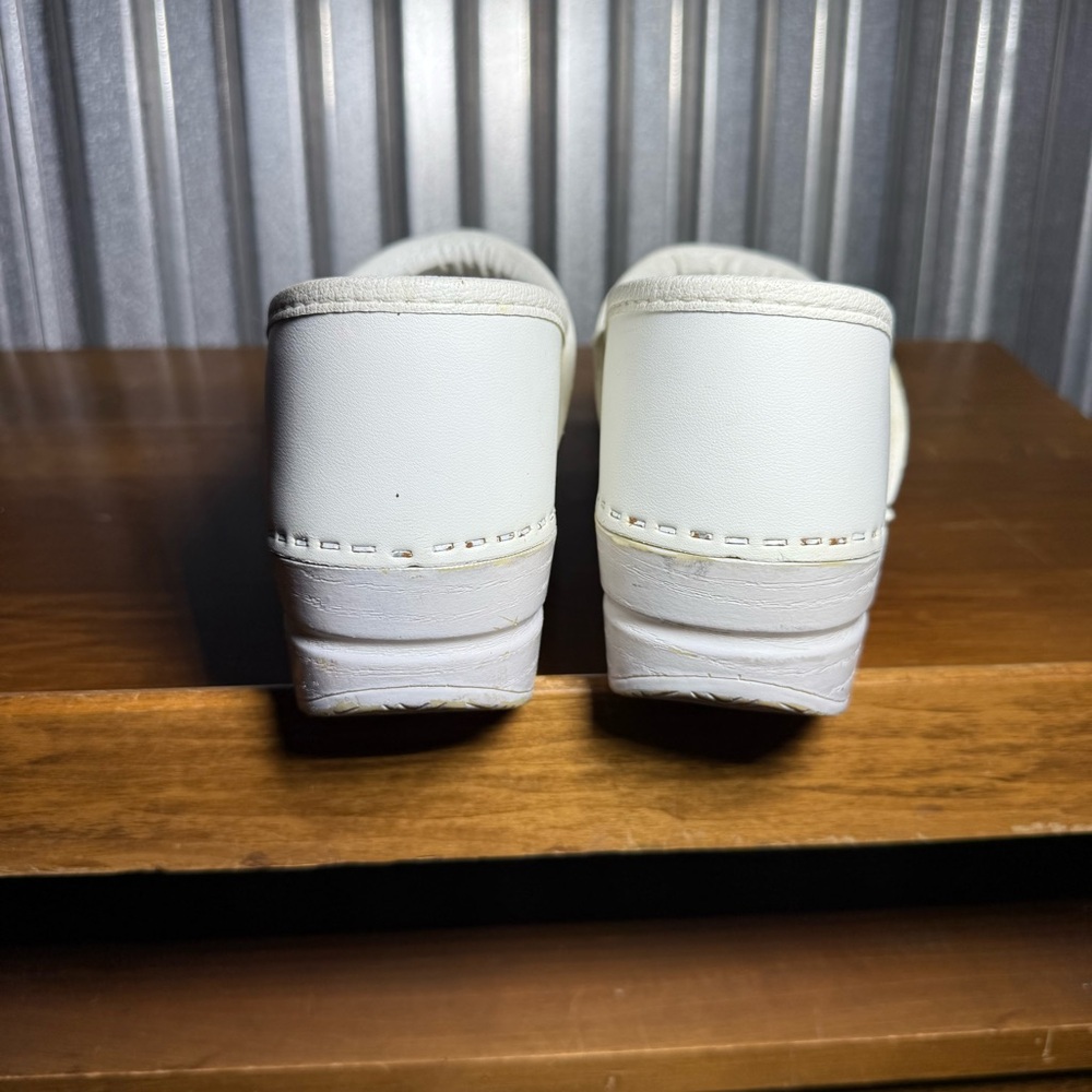 White Leather Dansko Clogs Size 39 New With Defects, No Box, Professional, Nurse - Picture 8 of 12